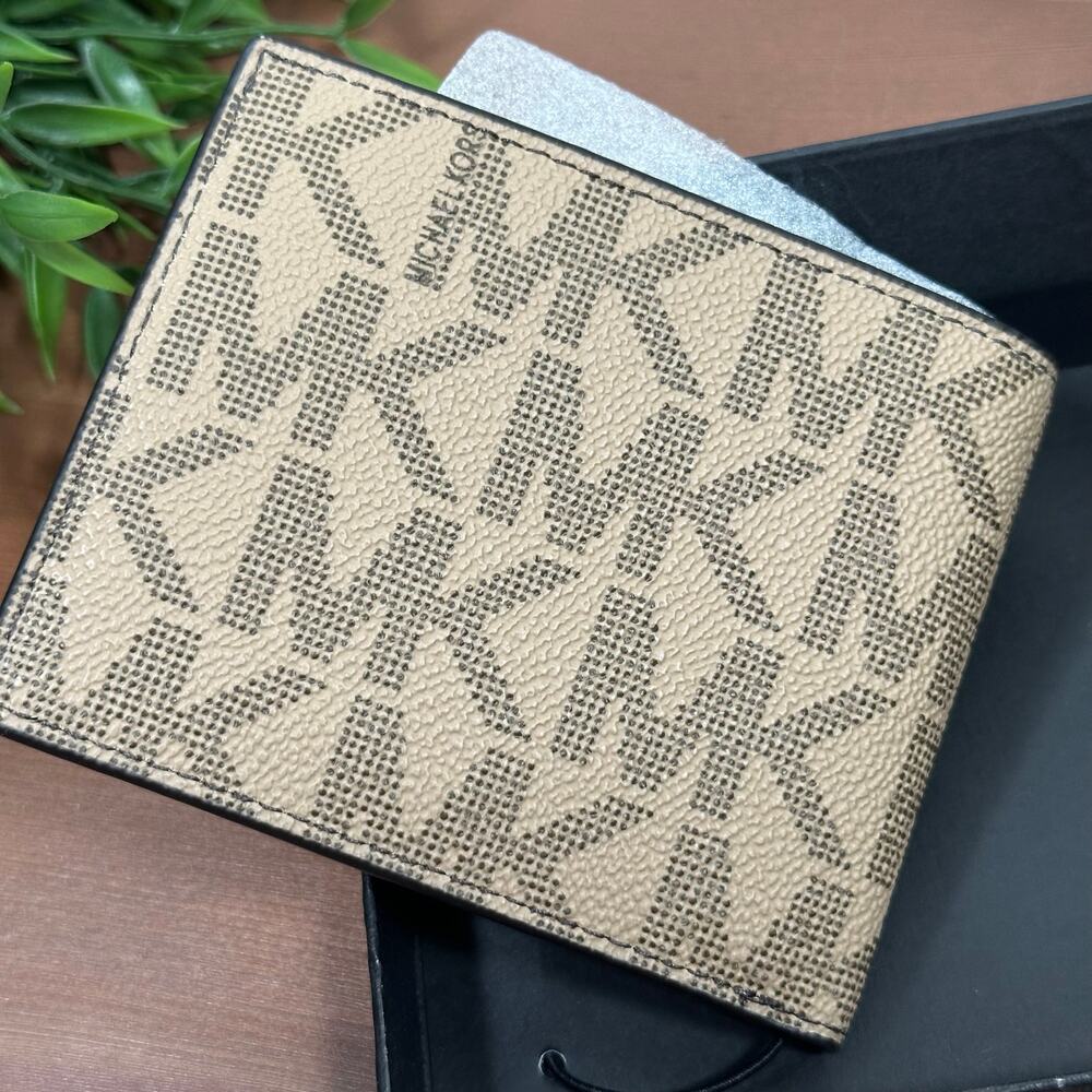 Michael Kors Slim Billfold Men’s Wallet - Picture 4 of 8